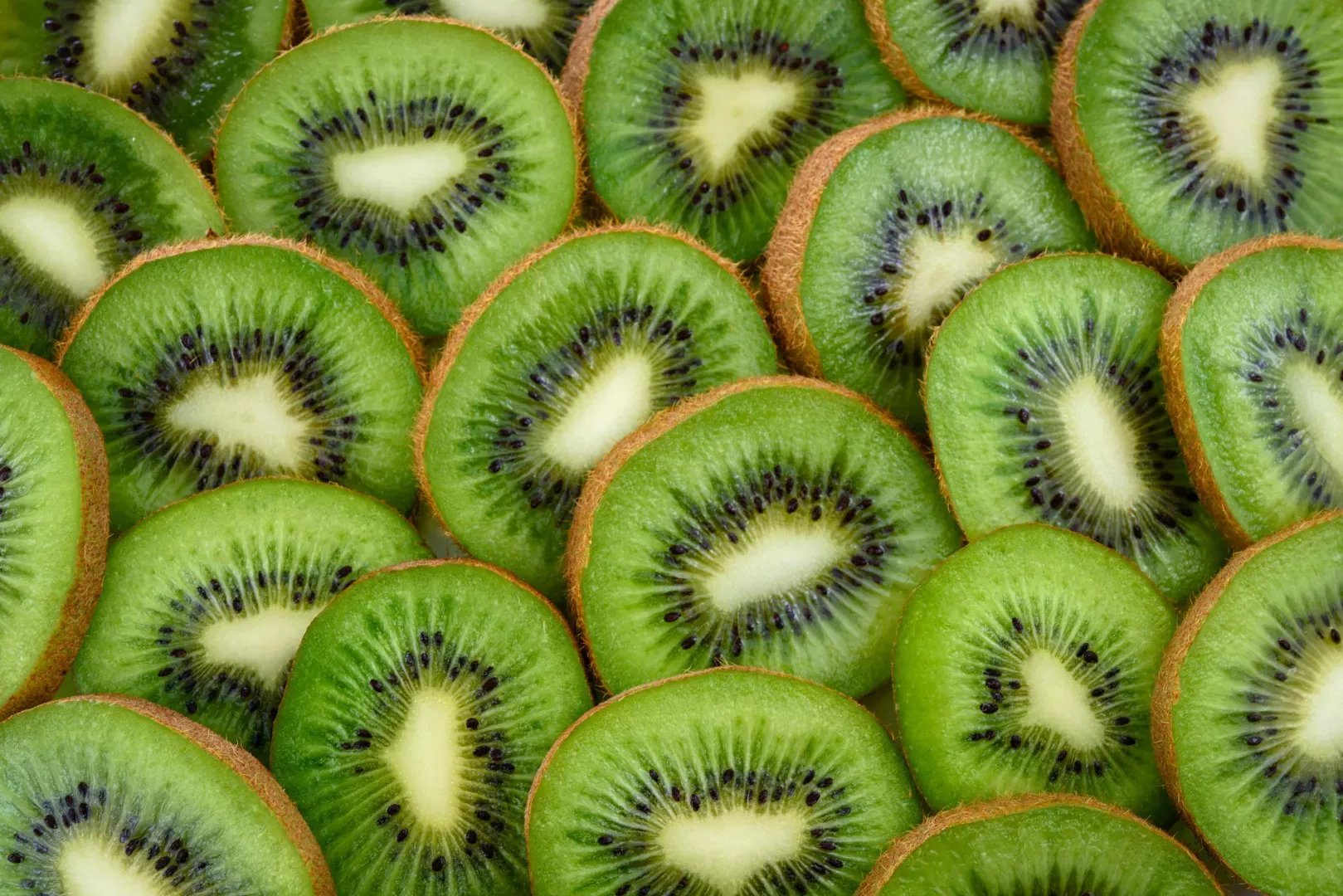 El kiwi: una pequeña fruta con grandes beneficios para tu salud