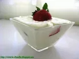 Receta Mousse de yogur griego, queso y fresas
